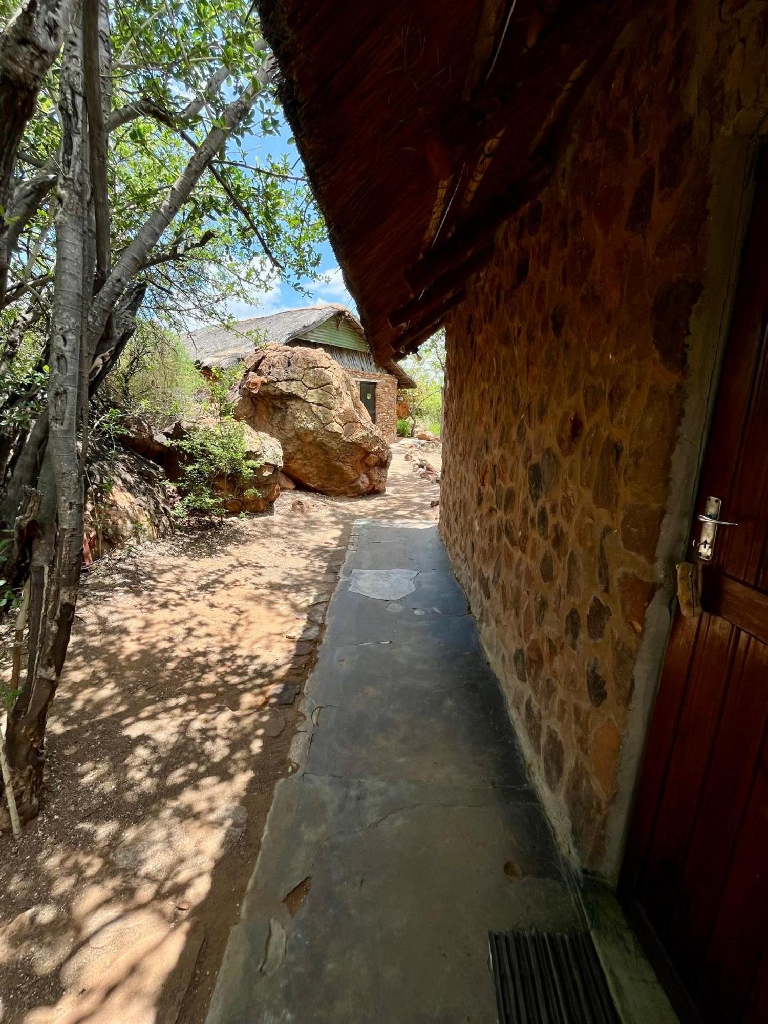 Kaoxa Bush Camp Hotel Alldays Exterior photo